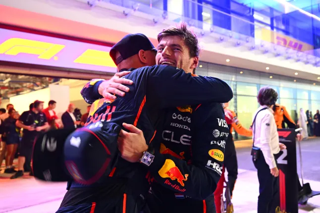 F1总冠军悬念再起！迈凯伦失误葬送比赛 维斯塔潘仅落后榜首12分