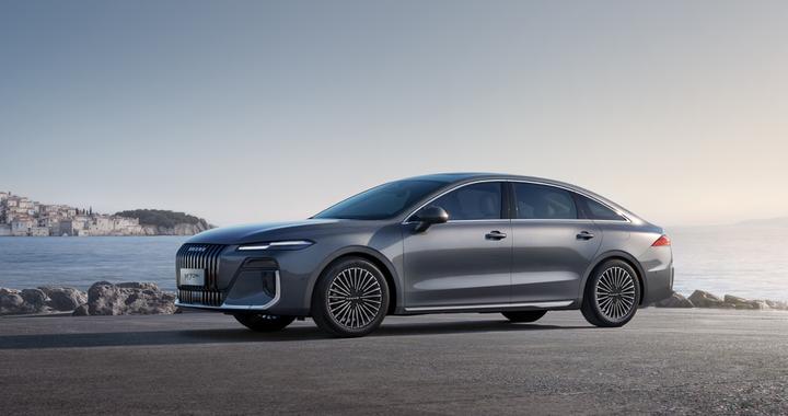 首发豆包深度思考大模型及场景 荣威M7 DMH搭载“活人感”AI车机