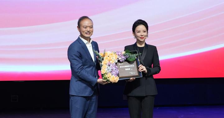 豪华、智能、创新，腾势D9成就中国新能源MPV新高地