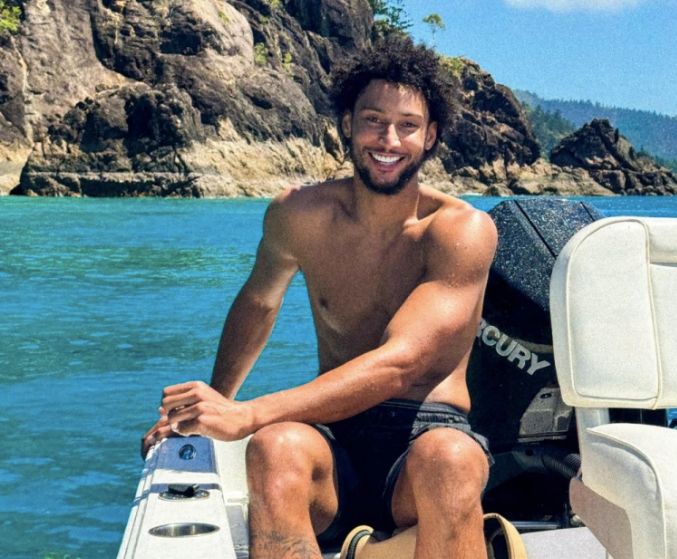 享受人生！失业球员本·西蒙斯晒各种游玩照片