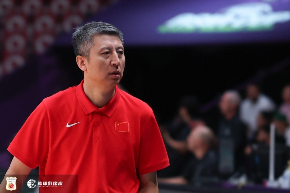 世预赛两连败韩国 中国男篮陷绝境 郭士强执教决策引滔天争议