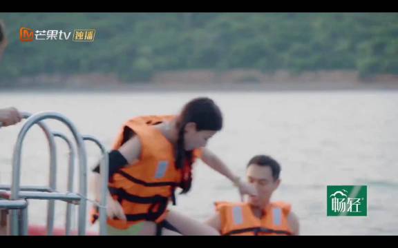 秦岚赵昭仪花少怼脚拍，节目组为啥只给昭仪打码呢