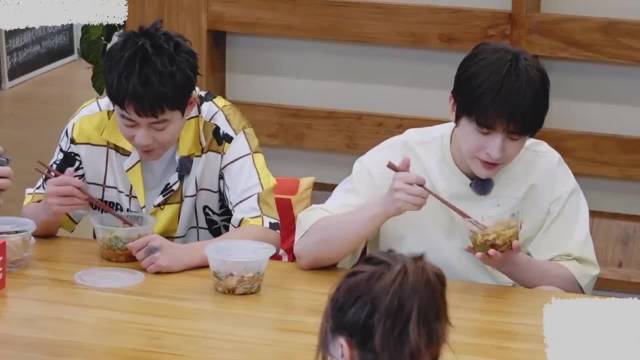 虎子太会说了苏醒何洁陆虎 再就业男团 快乐老友记第二季