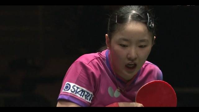 混团世界杯日本队张本美和遇漫撕镜头，早田希娜场边加油