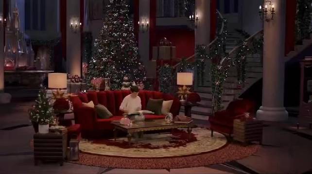 Mariah the Scientist在迪士尼节日盛典演绎经典《Santa Baby》