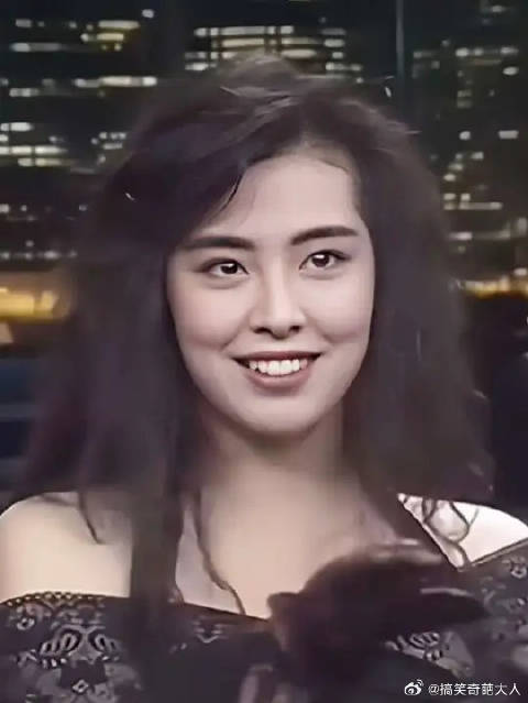 王祖贤除了拍戏，平时出街不穿高跟鞋！