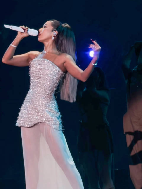 吉克隽逸《淬炼》直拍亮相首届代言人影响力盛典