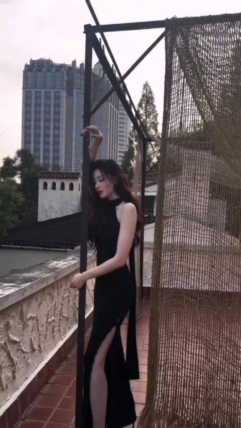 张天爱大美女脸和身材都好绝哦，真的长得很美