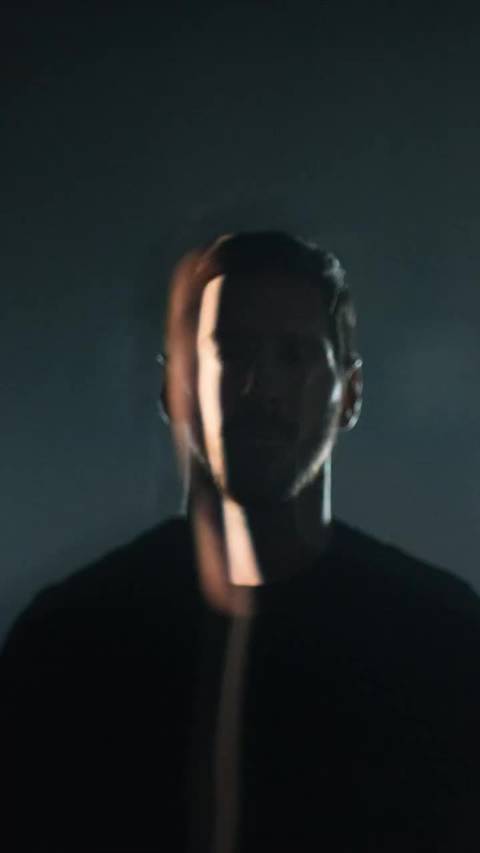 梅西与女球迷交换球衣，称无价惊喜