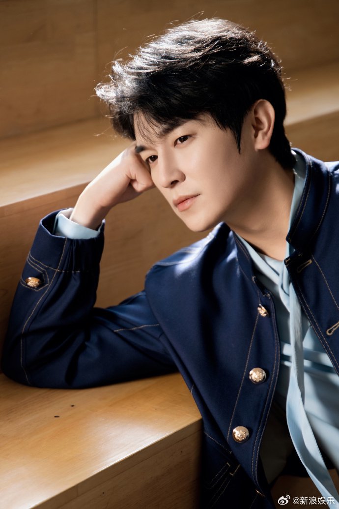 杨旭文辟谣与跳水奥运冠军陈若琳订婚传闻：假！