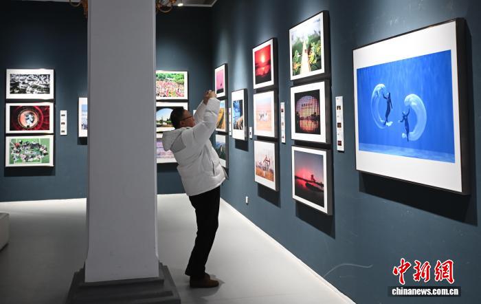 第十五届中国东北三省摄影艺术展览辽宁巡展在沈阳开展|摄影|沈阳市|于海洋_新浪新闻