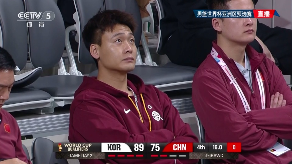 最后3.1秒，中国男篮落后14分，韩国主动示意不打了，请注意郭士强！