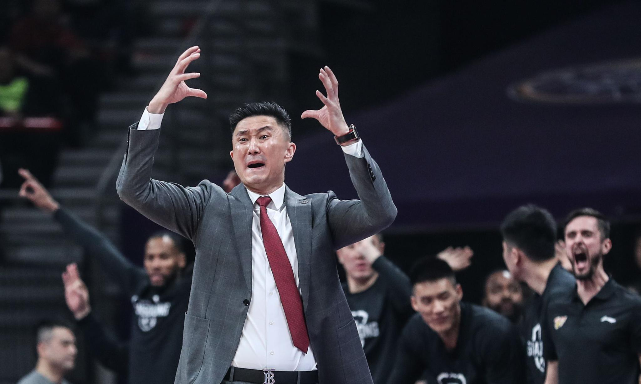 中国男篮又输了！杜锋直言三败因，郭士强战术失灵，建议徐杰归队