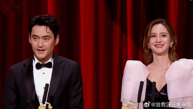 还得是真夫妻啊！袁弘张歆艺同台亮相，一开口狗粮吃饱丨金鸡奖
