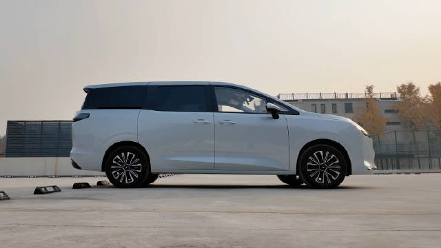 深度体验星光730 ，全能舒享大7座仅需7.3万起？