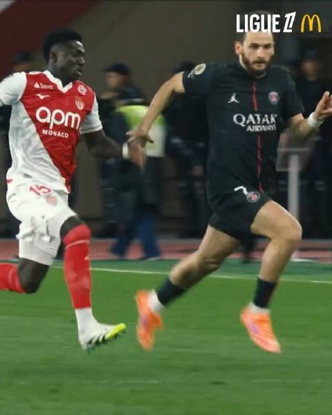 摩纳哥21岁新星拉明·卡马拉关键铲断克瓦拉茨赫利亚