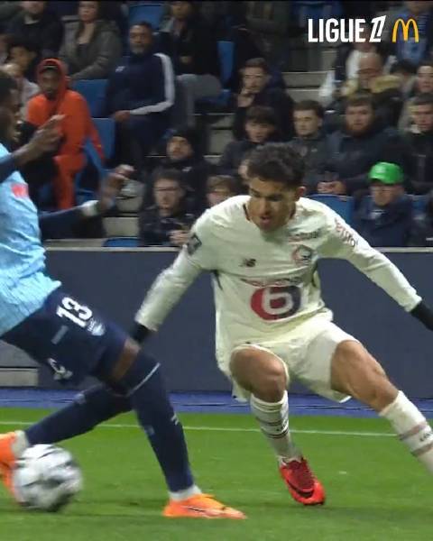 怎么防？ 里尔边锋萨赫拉维在底线完成了一次漂亮的过人