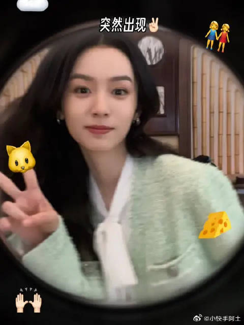 抓到三只小可爱，女孩子们的快乐就是这么简单