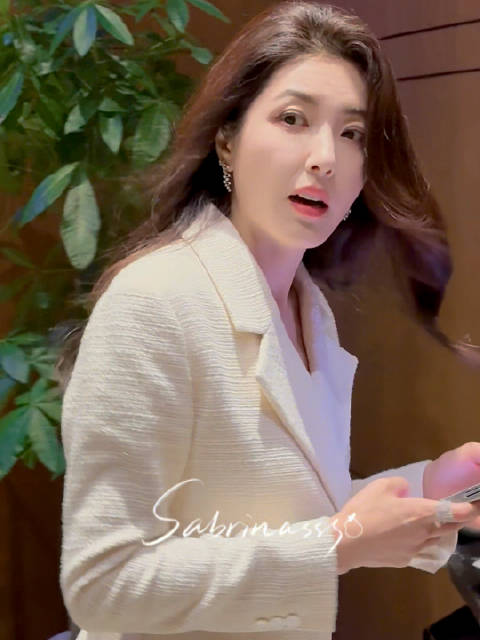 要命 此女美成什么了 @曾黎 2025/12/3 海南