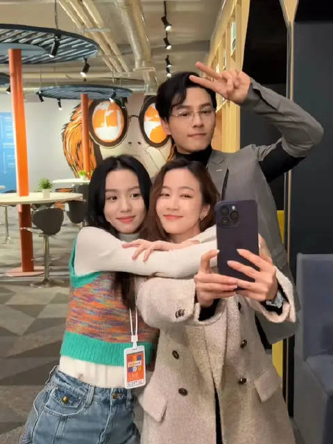 相亲相爱的项目一部，上班下班怎么两模两样的