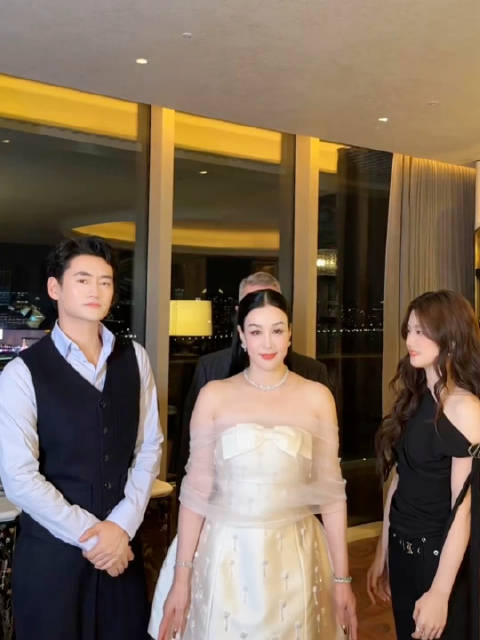 钟丽缇袁弘卢昱晓合跳了forget抖肩舞！没想到的组合