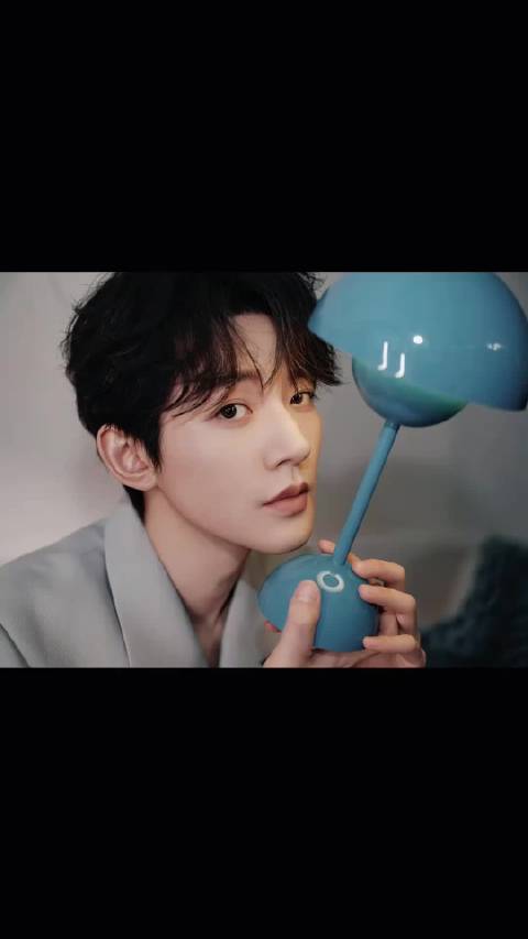 邓为粉丝祝福偶像快乐同行