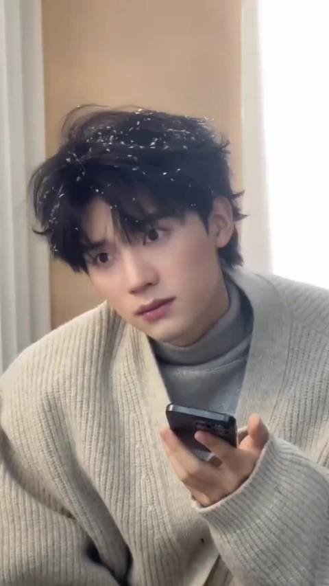 zyrapm形象大使周翊然 谁能不爱