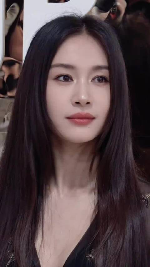 王子文美出高级感！这个造型太好看了