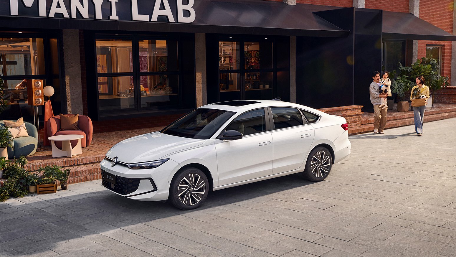 10万级家轿厮杀 朗逸Pro“降维打击”轩逸？