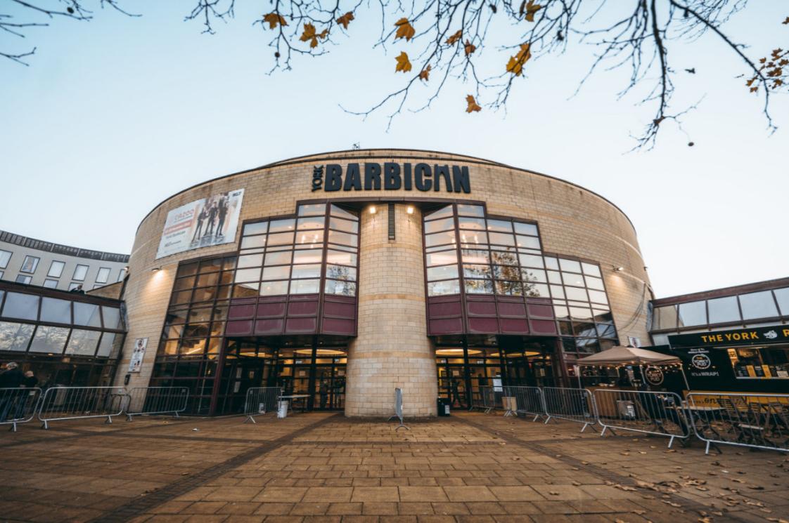 张安达、赵心童、丁俊晖携手共进，英锦赛16强中国独占半壁江山