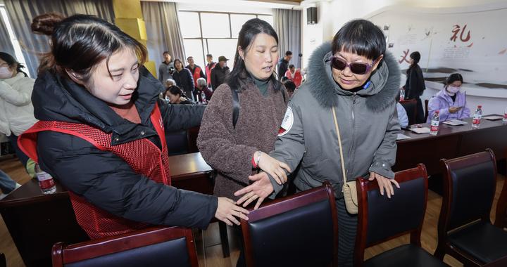浙江嘉兴举办“光明同行 共建文明”国际残疾人日光明影院联动放映活动