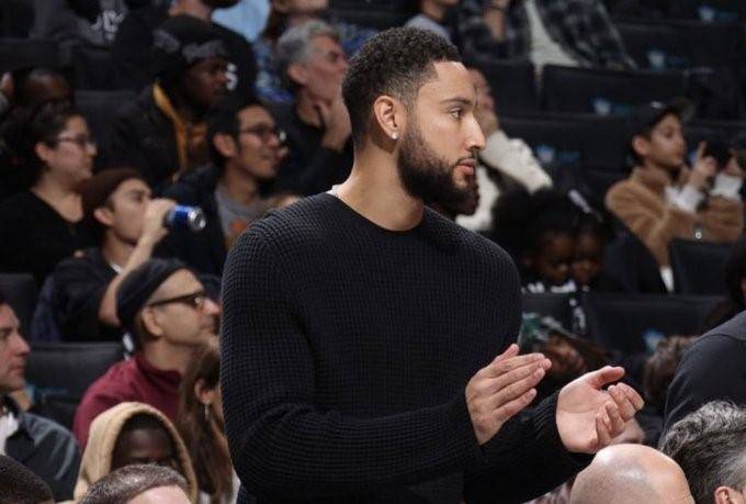 昔日状元郎还在失业，西蒙斯：愿免费回76人打球