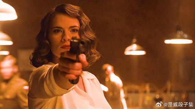 队长你的盾牌不符合物理定律啊，蜘蛛侠都在吐槽了