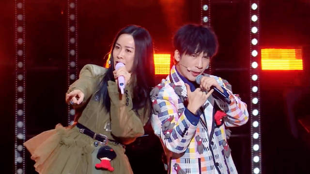 那英大张伟唱喜人奇妙夜主题曲好欢乐