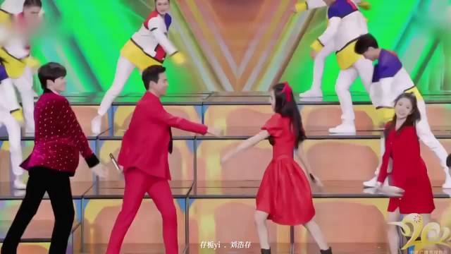 刘浩存 迪丽热巴 尾鱼的两大女主木代和聂九罗同台献艺过