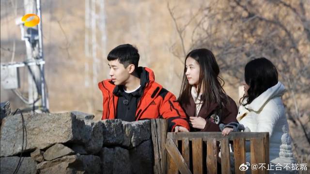 童子健带刘宪华去大姐家买菜，结果他要亲亲把大姐老公都吓出来了