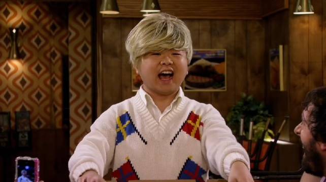 憨憨真的像个小孩子，好搞笑