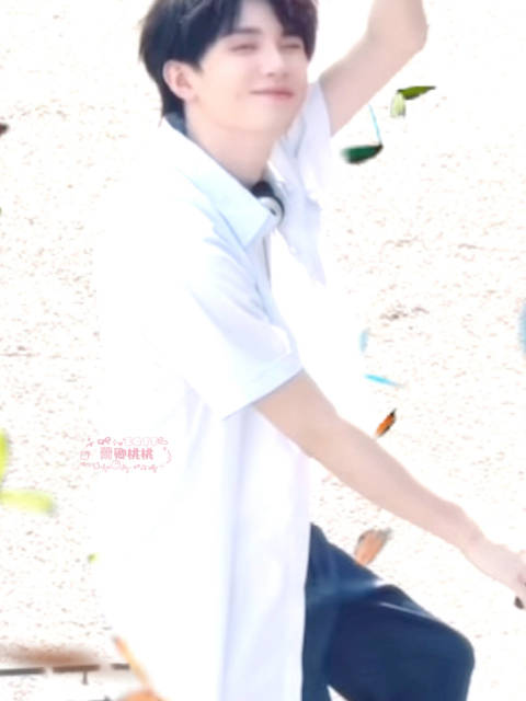 阳光明媚的少年