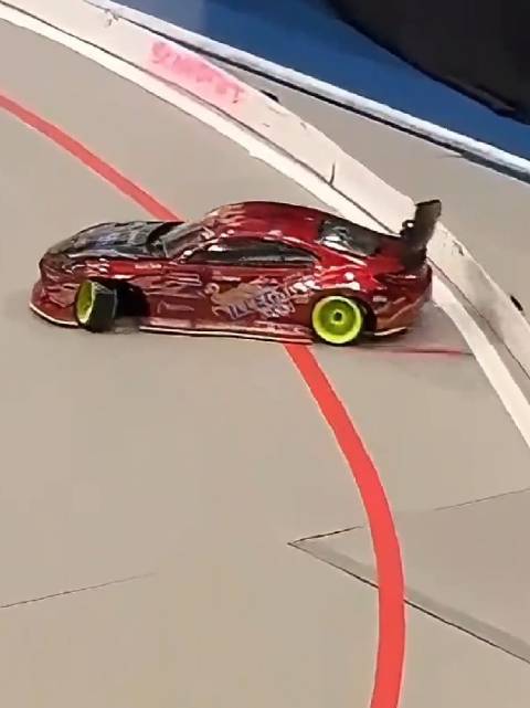 太强了！RC贴墙漂移！