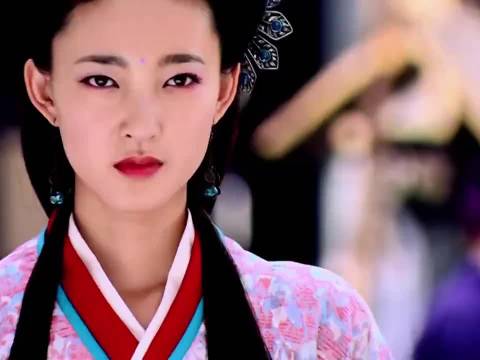 王丽坤40岁状态惊艳，网友感叹少女模样