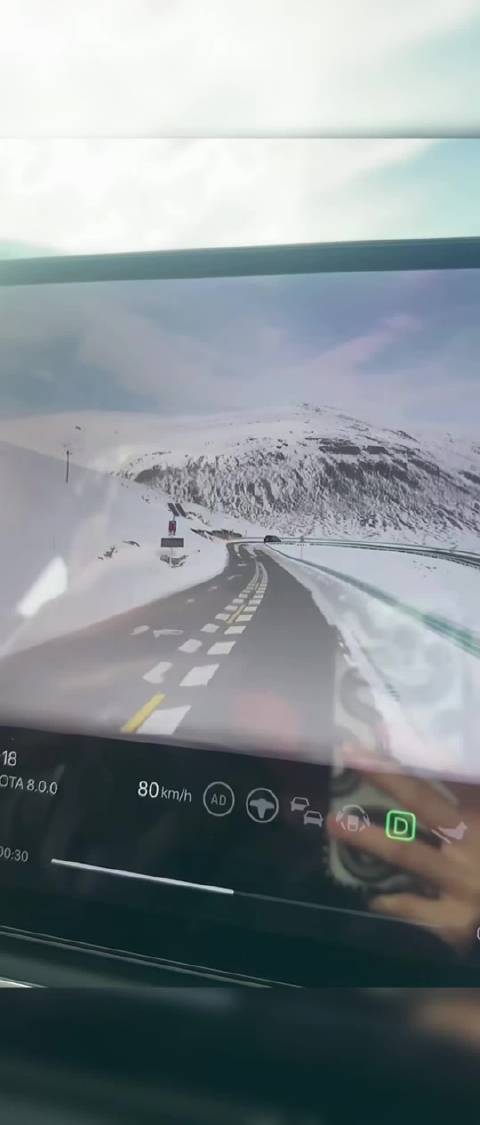 新疆雪天坦克300高速过弯引安全警示