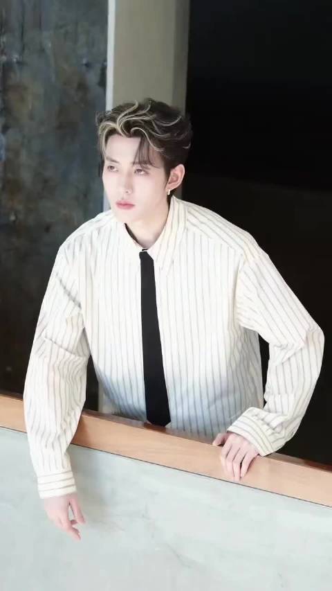 邓为多角色演绎引关注，品牌代言再添新身份