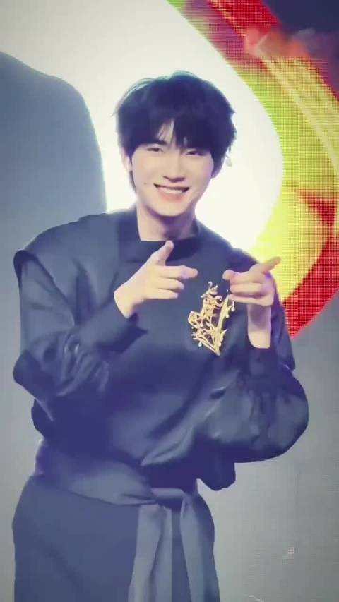 ZYR@周翊然Tz 然然好可爱啊あ