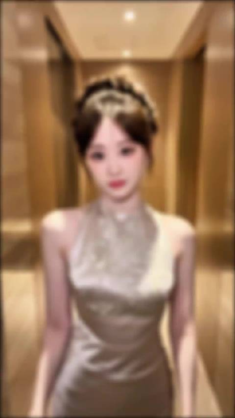 祝绪丹五官精致展现天然呆萌态