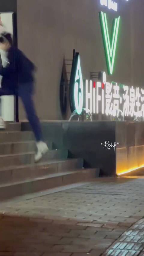 陈奕恒 《宇宙闪烁请注意》录制路透 蹦蹦跳跳的小兔子来喽 陈奕恒