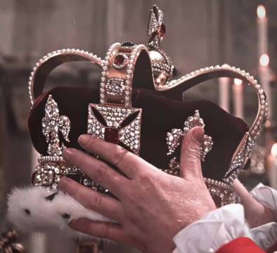 听说王冠是真的 女王借给他的 憨豆特工