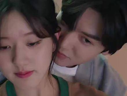 厨房里的高光时刻，藏也藏不住的甜蜜互动