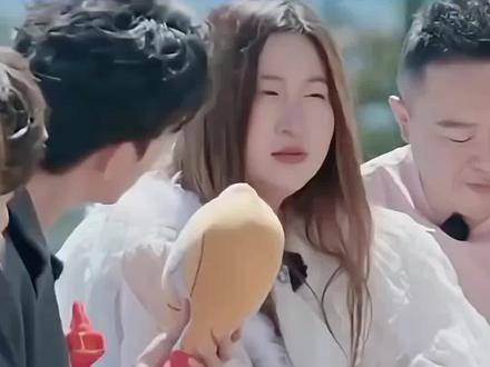 李川让锤娜丽莎明白灵魂光芒可穿透外表