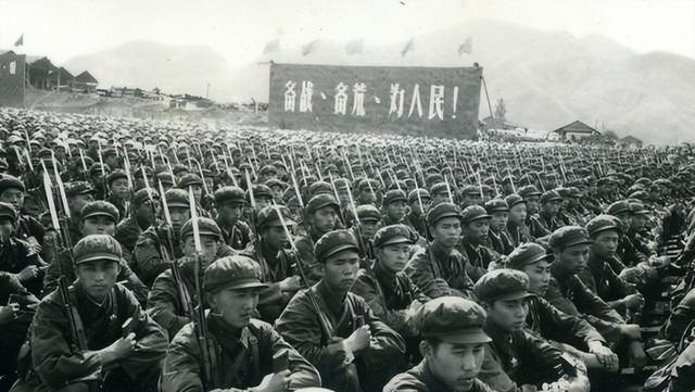 二汽总工程师：把厂子建在山里以为隐蔽，其实美国用卫星都看到了