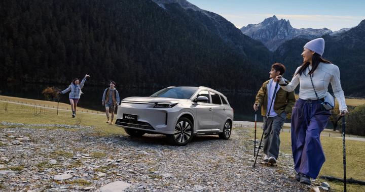 限时价11.98万起，第三代蓝电E5 PLUS上市，插混四驱SUV